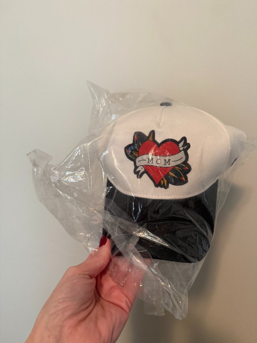 NWT INZY Mom Heart Tattoo Graphic Trucker Hat Black White